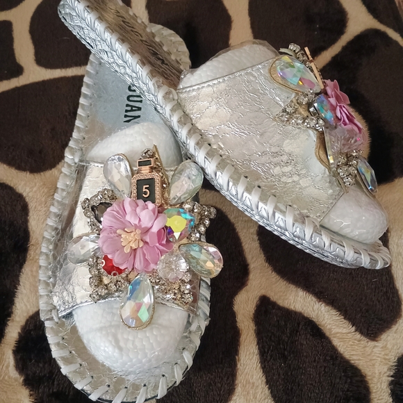 Shoes - Elegant Silver Women's Slippers with Floral Embellishments